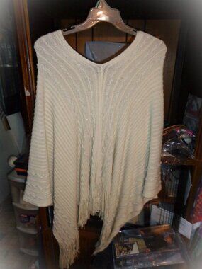 BEAUTIFUL CLASSY A&O SWEATER CAPE-SUPER SOFT, ELEGANCE-ONE SIZE FITS ALL